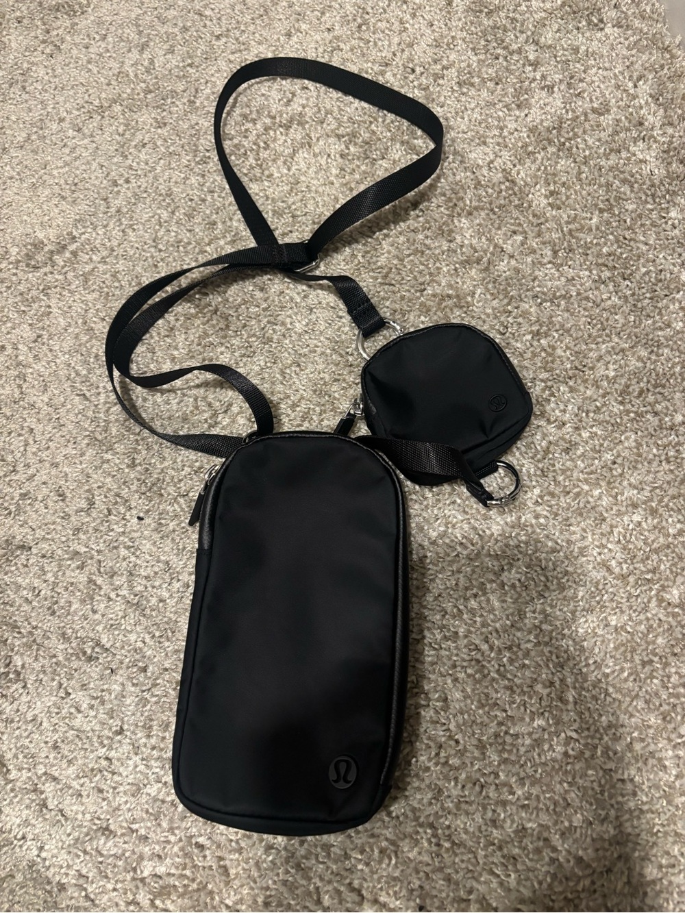 lululemon athletica Black Nylon Crossbody Phone Pouch with Coin Pocket